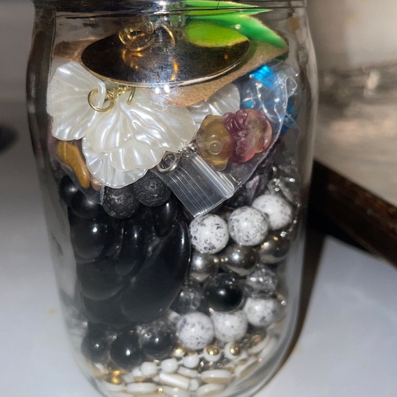 Mystery jewelry jar “has some crystals as well” - Picture 2 of 2